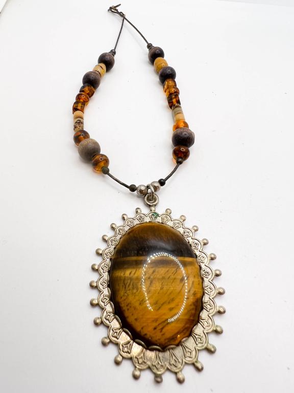 LARGE STONE NECKLACE (1 of 1)