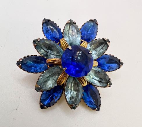 STUNNING BLUES BROOCH (1 of 2)