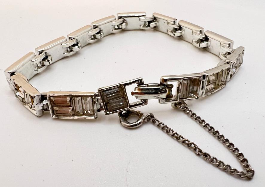 LERU CHARM BRACELET: LERU CHARM BRACELT