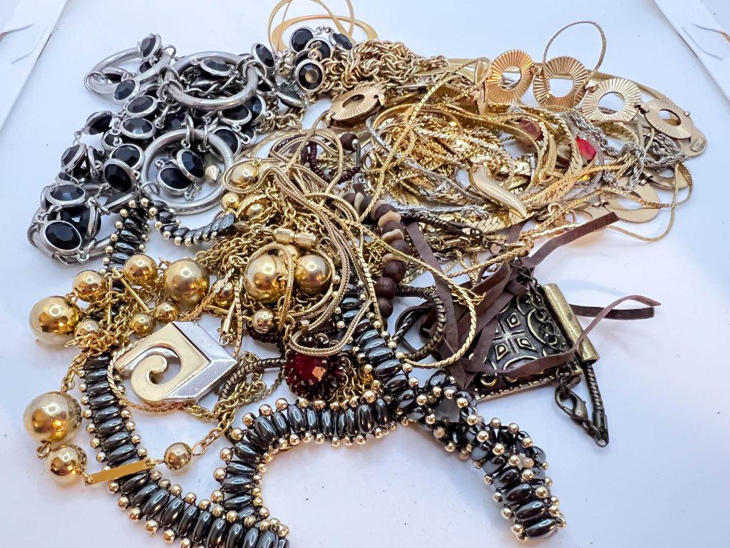 MIXED ASSORTMENT LOT (1 of 1)