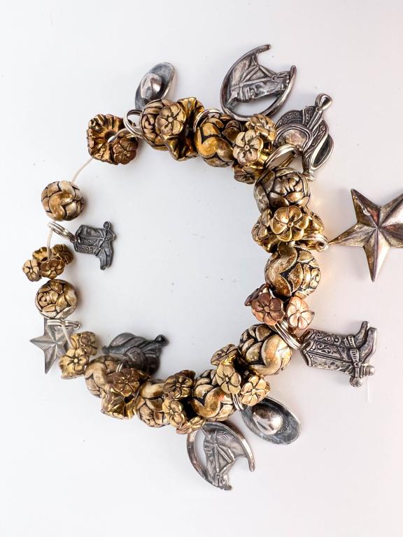 VINTAGE CHARMS BRACELET: VINTAGE CHARMS BRACELET