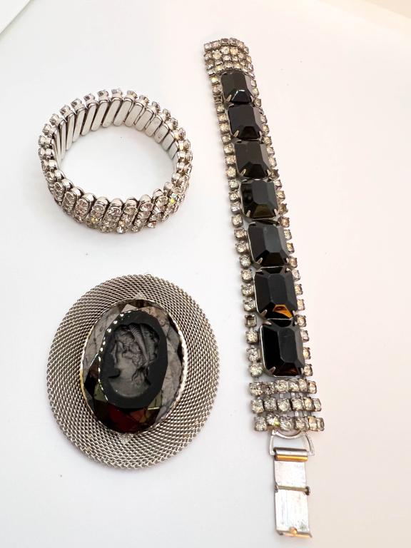 VARIETY TONES LOT: VARIETY STONES LOT