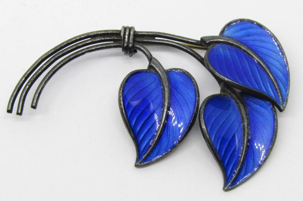 NORWAY STERLING LEAF BROOCH WITH NAVY BLUE (1 of 4)