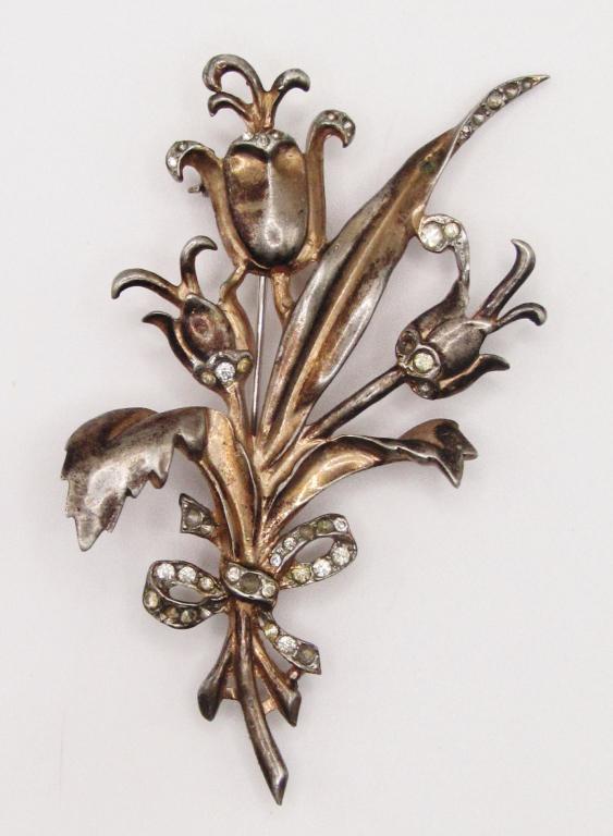 VINTAGE STERLING GOLD TONED FLOWER: BROOCH WITH RHINESTONE ACCENTS-TOTAL 12.8 DWT