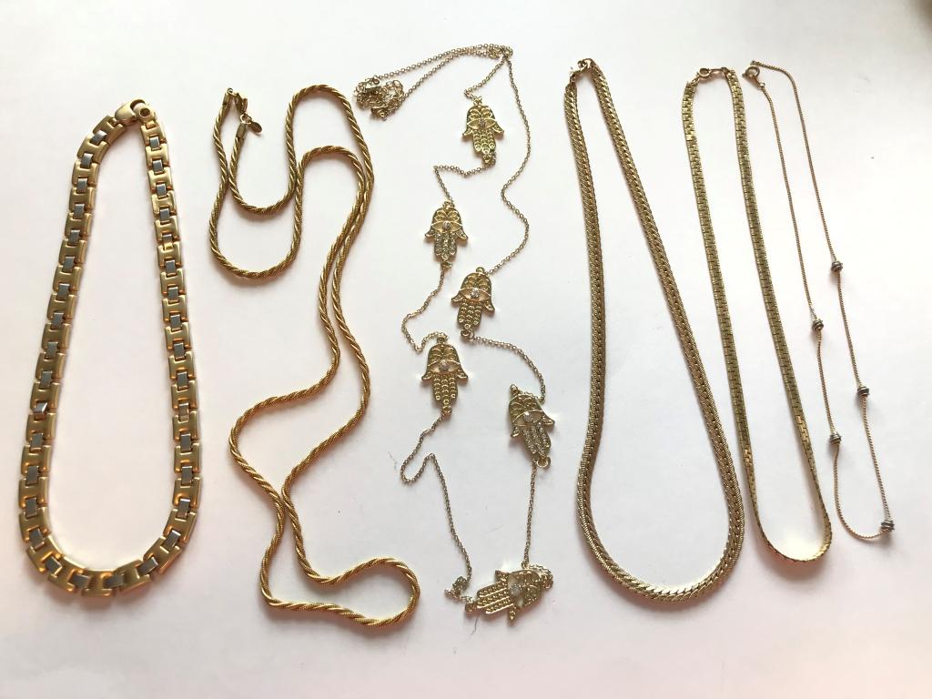 6 GOLD TONE NECKLACES (1 of 1)