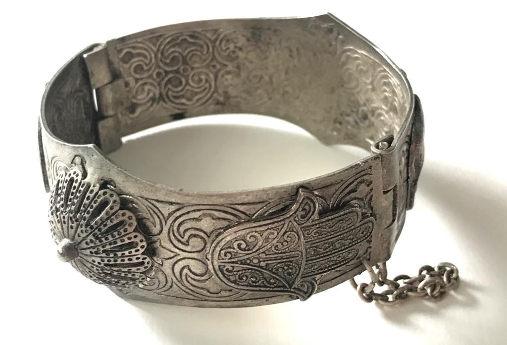 INTRICATE ENGRAVED HINGE BRACELET (1 of 5)