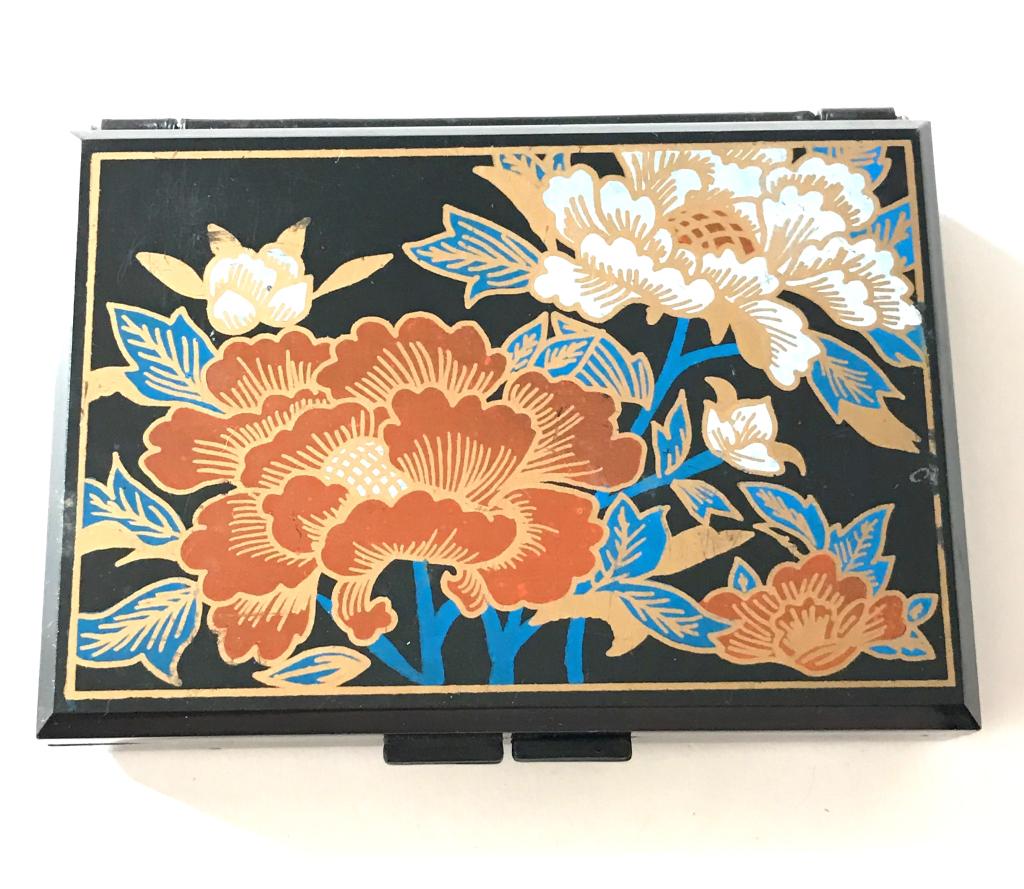 SMALL JEWELRY BOX W/ 6 DIVIDERS: NOW ACCEPTING BIDS!