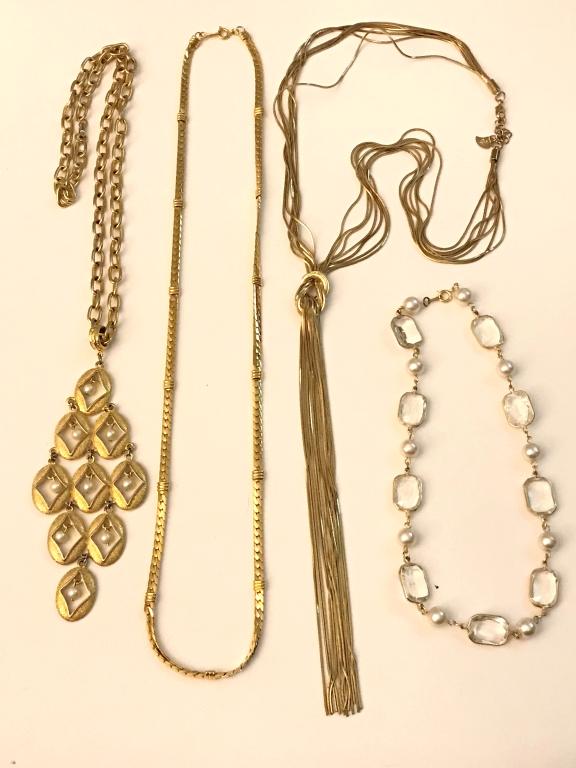 GOLD TONE NECKLACES 1 MARKED TRIFARI: SUBMIT YOUR BID TODAY!