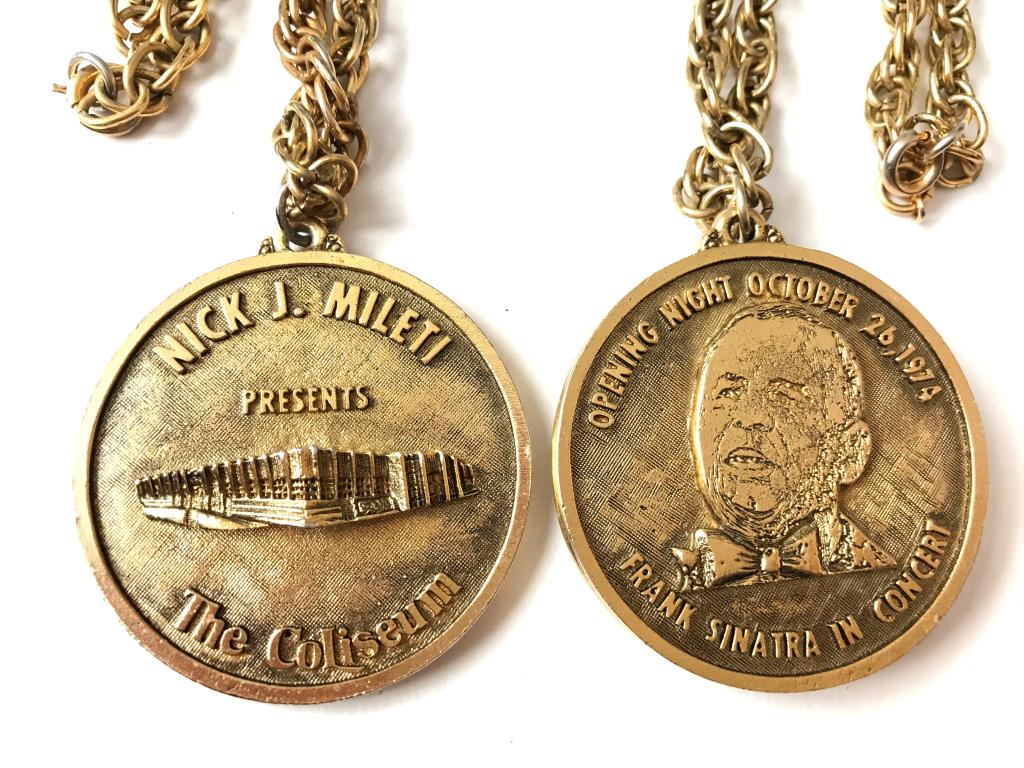 2 COLISEUM NECKLACES FRANK SINATRA (1 of 2)