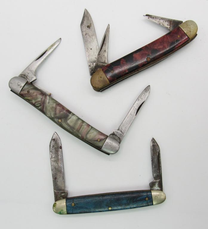 (3) ACRYLIC HANDLE POCKET KNIVES (1 of 3)