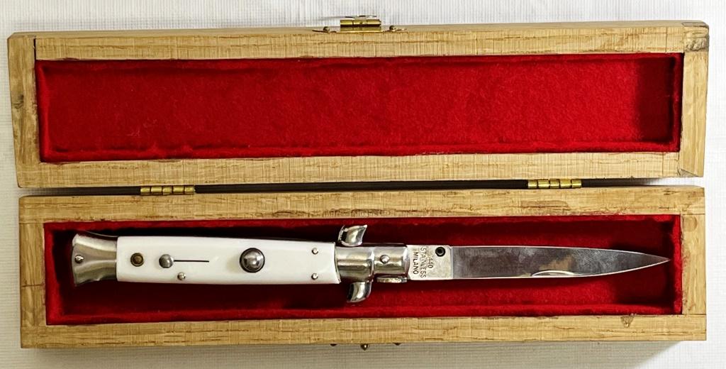 440 STAINLESS MILANO SPRING ASSIST KNIFE (1 of 2)