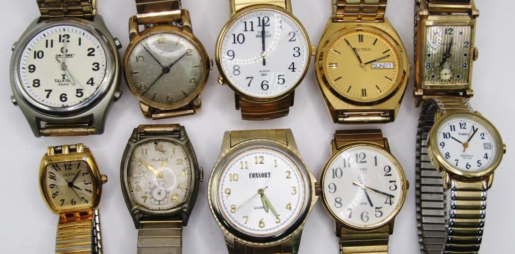 10-VTG MEN'S GOLD TONED WRISTWATCHES: BULOVA: BOULEVARD-ACCUTRON DAY DATE-GUESS-CONSORT-ON TIME-LONGINES-(3)TIMEX-ALL WATCHES UNTESTED/PARTS/REPAIR