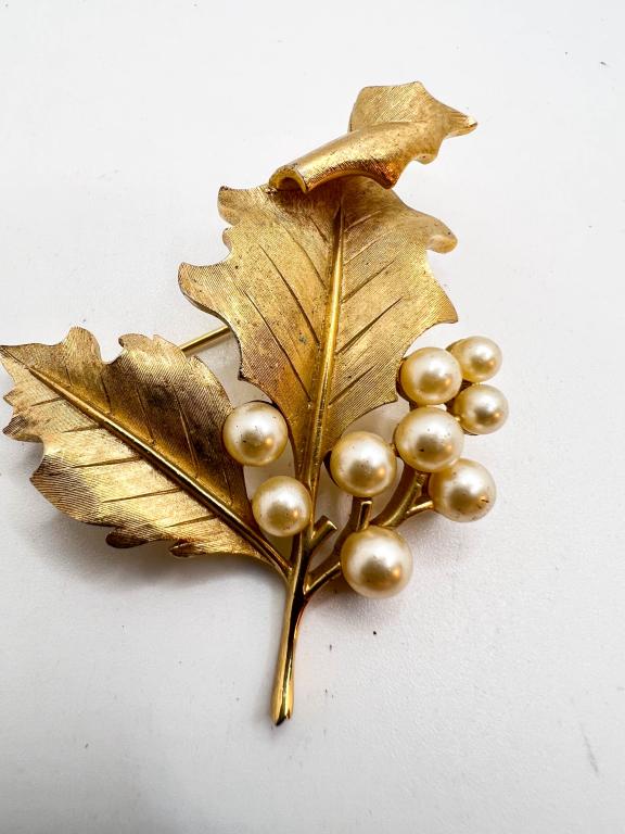 TRIFARI CROWN LEAF: TRIFARI CROWN LEAF COST 0