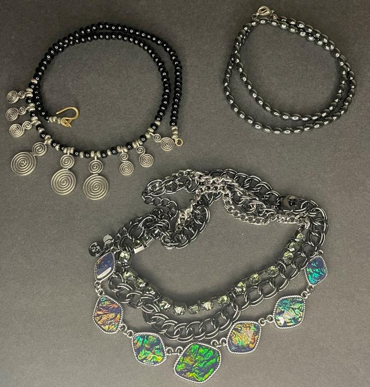 (3) VTG, BLACK AND SILVER TONED BEADED NECKLACES (1 of 2)