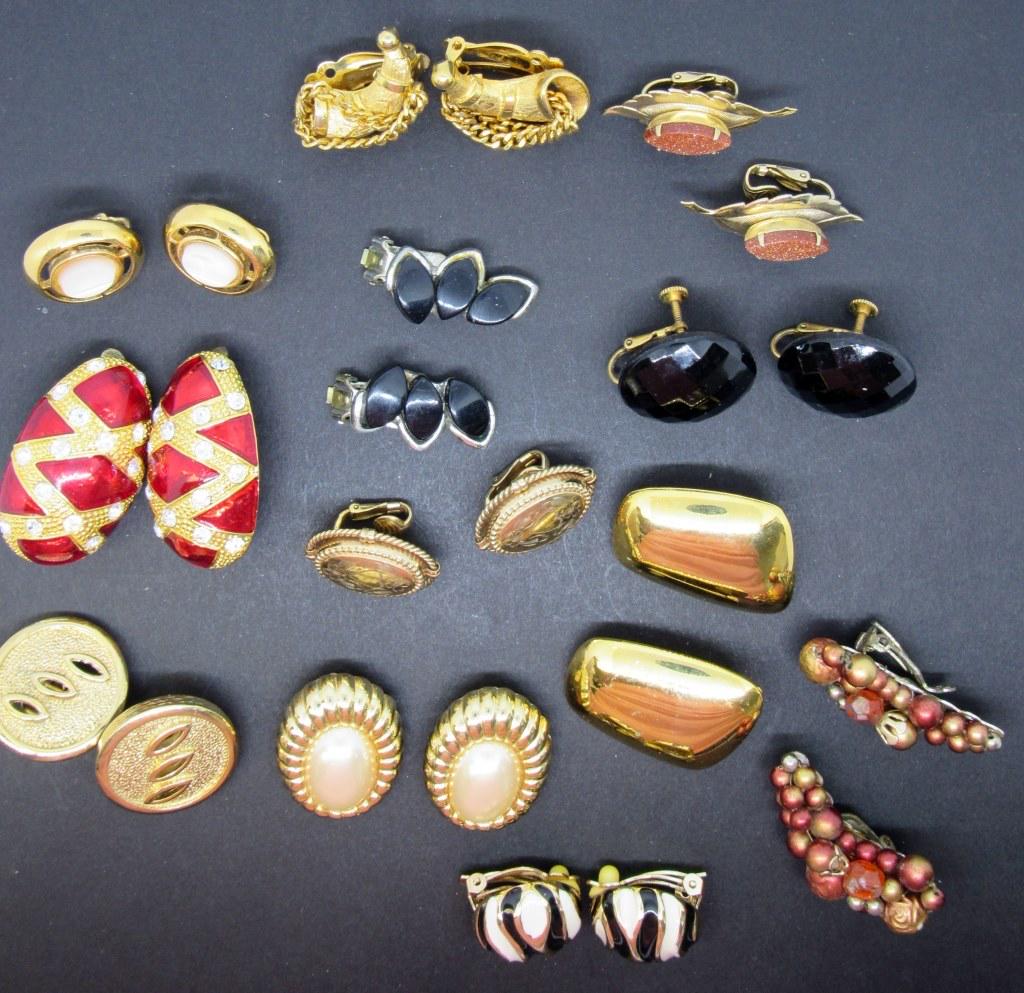 LARGE VTG EARRING LOT (1 of 3)