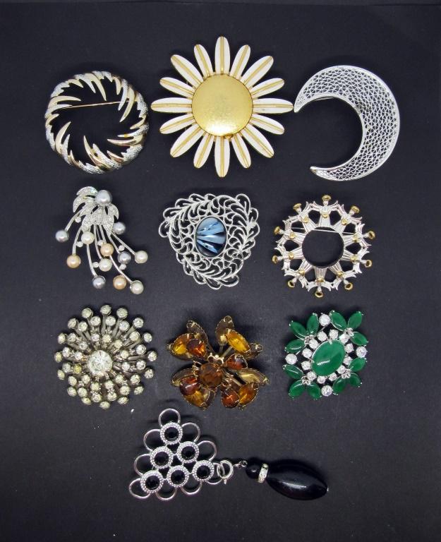 ELEGANT BROOCH LOT (1 of 7)