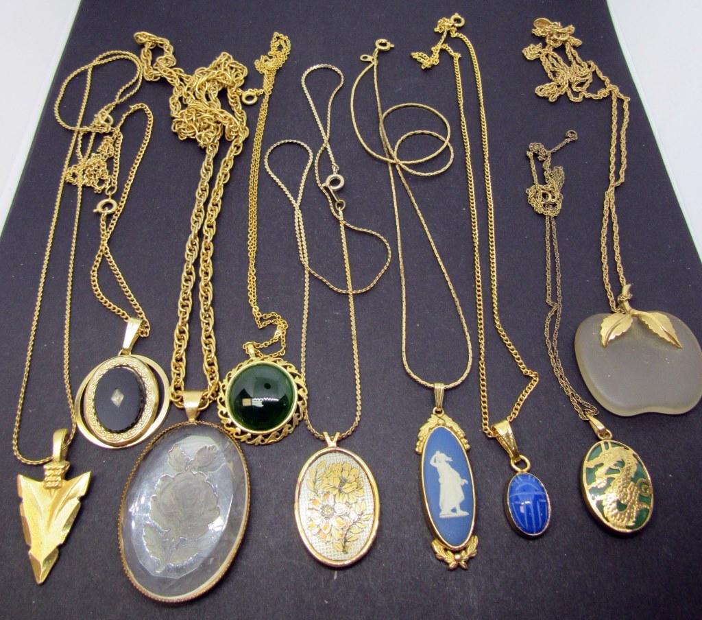 BEAUTIFUL NECKLACE LOT (1 of 4)