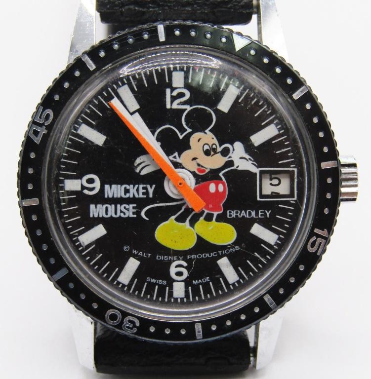 VINTAGE BRADLEY CALENDAR MICKEY MOUSE SPORT: WRISTWATCH-UNTESTED