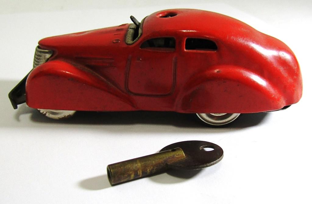 SCHUCO 3000 WIND-UP SPEED CAR w/KEY (1 of 2)