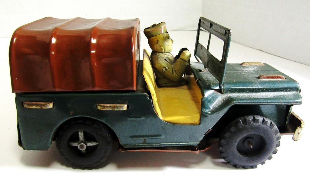 Made in Japan TIN ARMY JEEP FRICTION TOY (1 of 4)