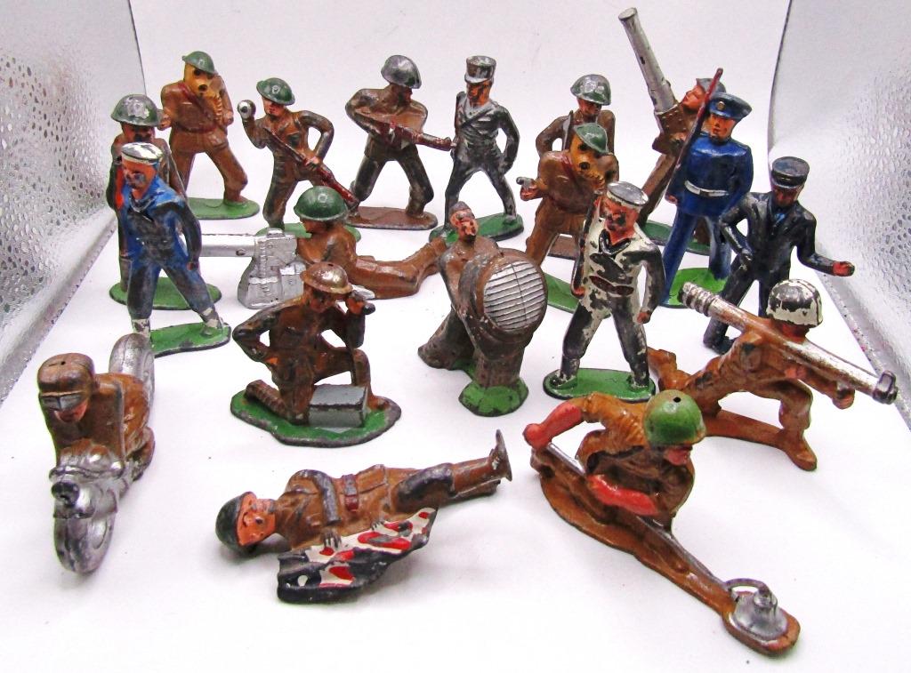 (19) CAST IRON MILITARY FIGURINES (1 of 2)
