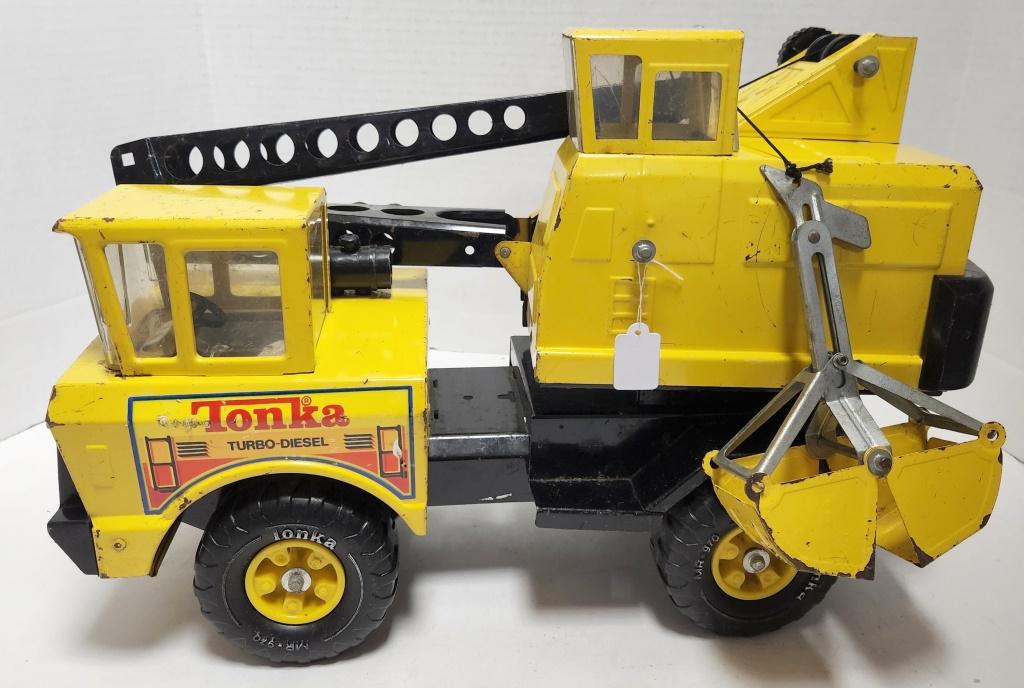 Tonka Turbo Diesel Toy Truck Crane #37180: TONKA Turbo Diesel Toy Truck Crane with Bucket, Marked "37180" on bottom, Tires marked MR-970, Has some scratches,
