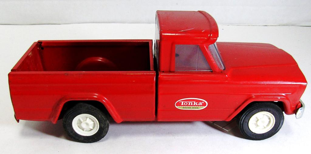 1960's Tonka Red Jeep Pickup 9” Truck (1 of 5)