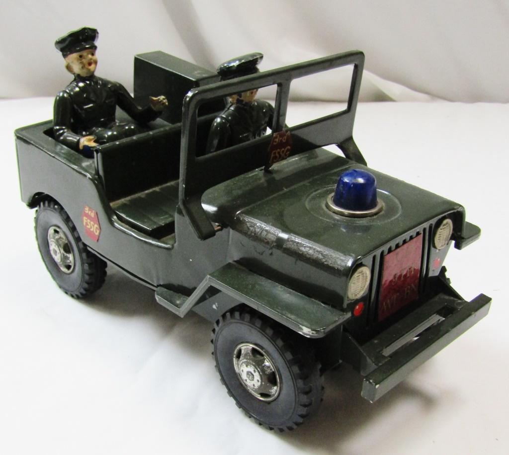 VINTAGE TIN ARMY JEEP Made in Japan (1 of 7)