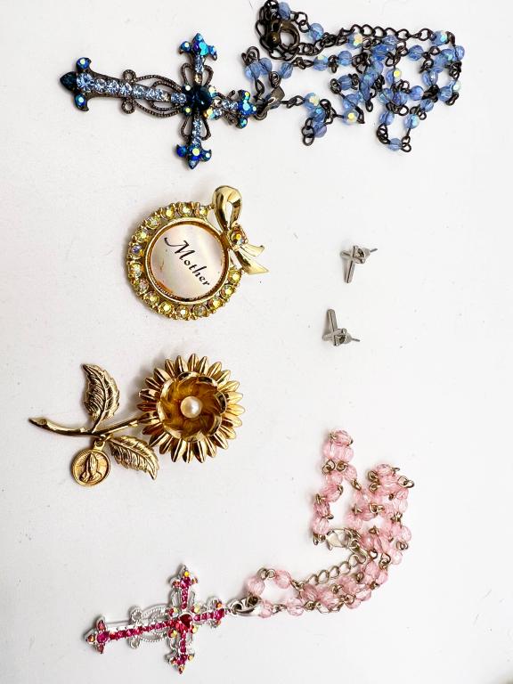 AMAZING ROSARIES +: AMAZING ROSARIES + OTHER