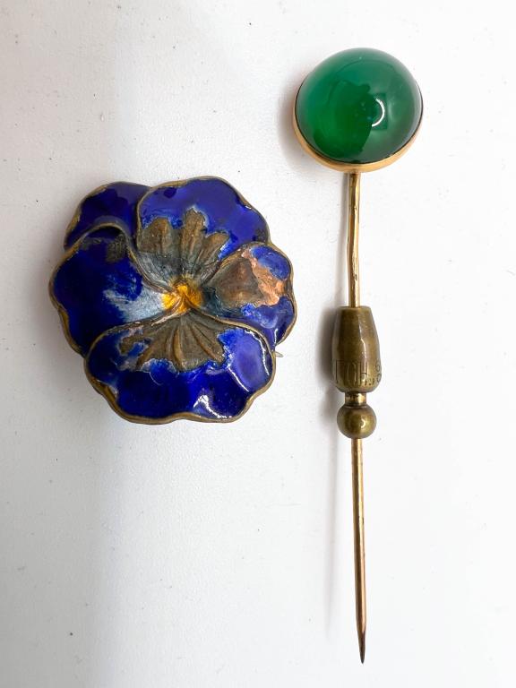 ANTIQUE?COLOR  PINS (1 of 2)