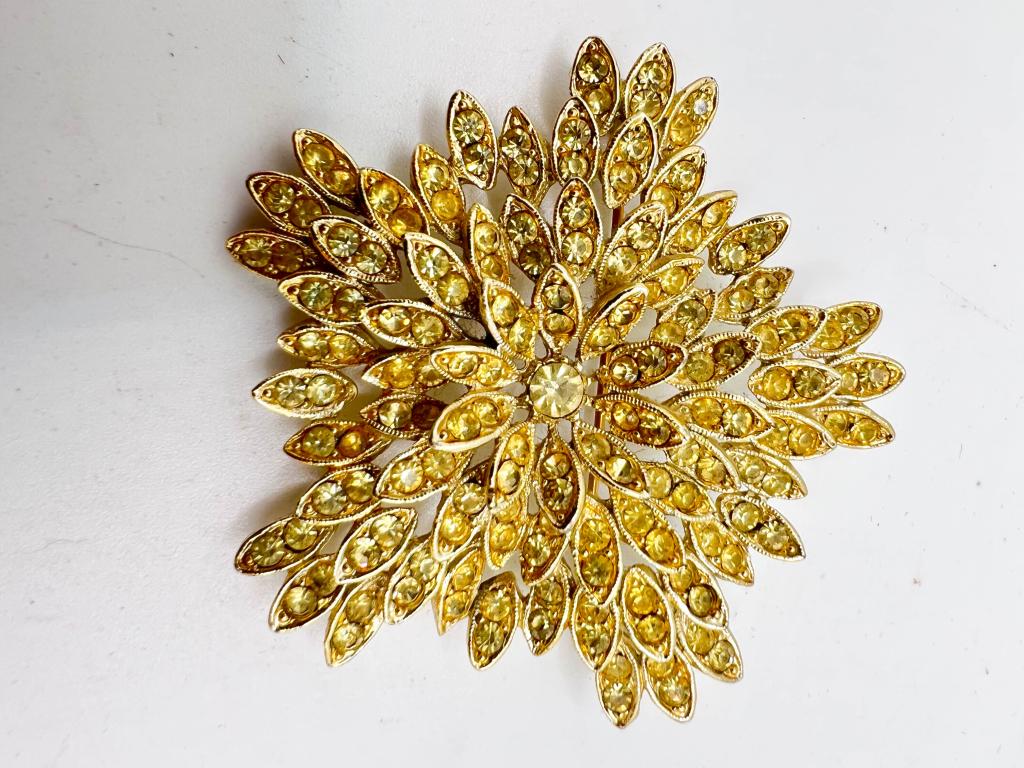 STUNNING SIGNED STONE BROOCH (1 of 3)