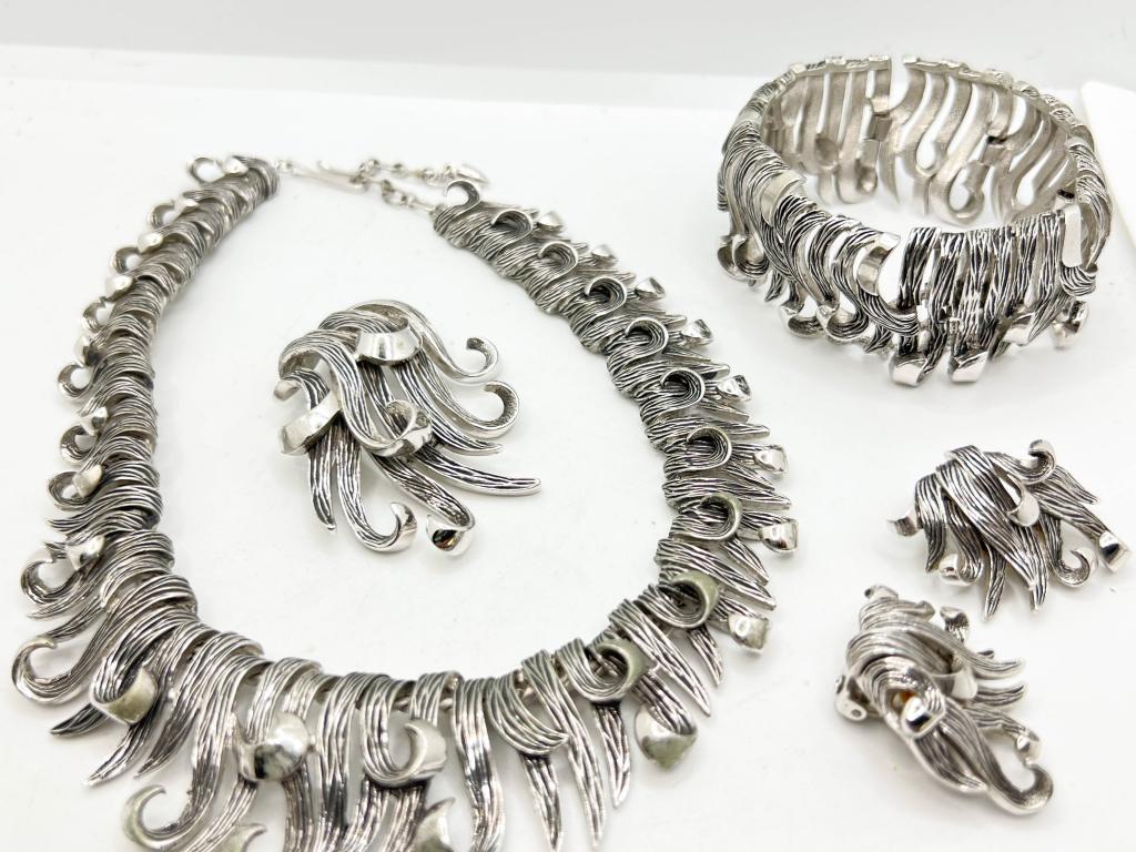 BOUCHER ENTIRE SET STUNNING VINTAGE (1 of 6)