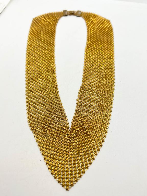 LG GOLD TONE NECKLACE: LG GOLD TONE NECKLACE