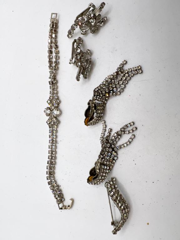 RHINESTONES EARRING, BRACELET: RHINESTONES EARRING, BRACELET