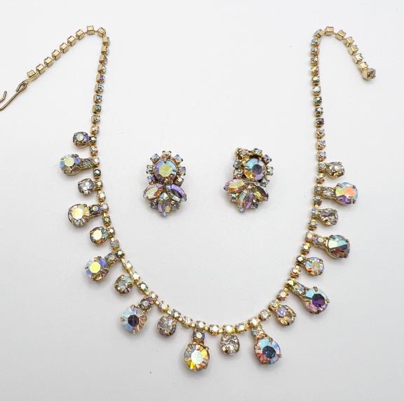 STUNNING STONE NECKLACE SET (1 of 2)