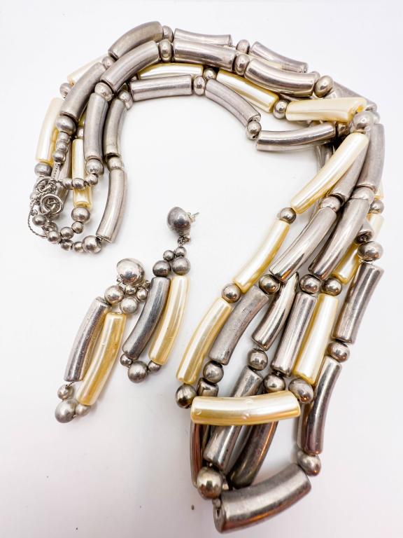 LARGE NECKLACE SET (1 of 1)
