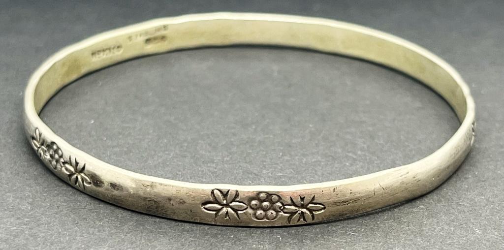 MEXICO STERLING BANGLE WITH FLOWER ENGRAVED (1 of 4)