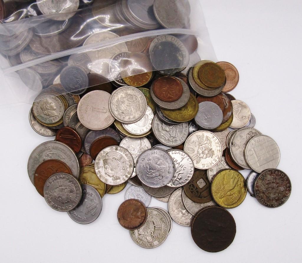 5 POUNDS FOREIGN COINS - GREAT MIX (1 of 2)