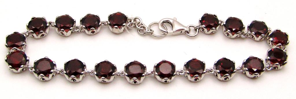 8 INCH STERLING GARNET TENNIS BRACELET: TOTAL 8 DWT