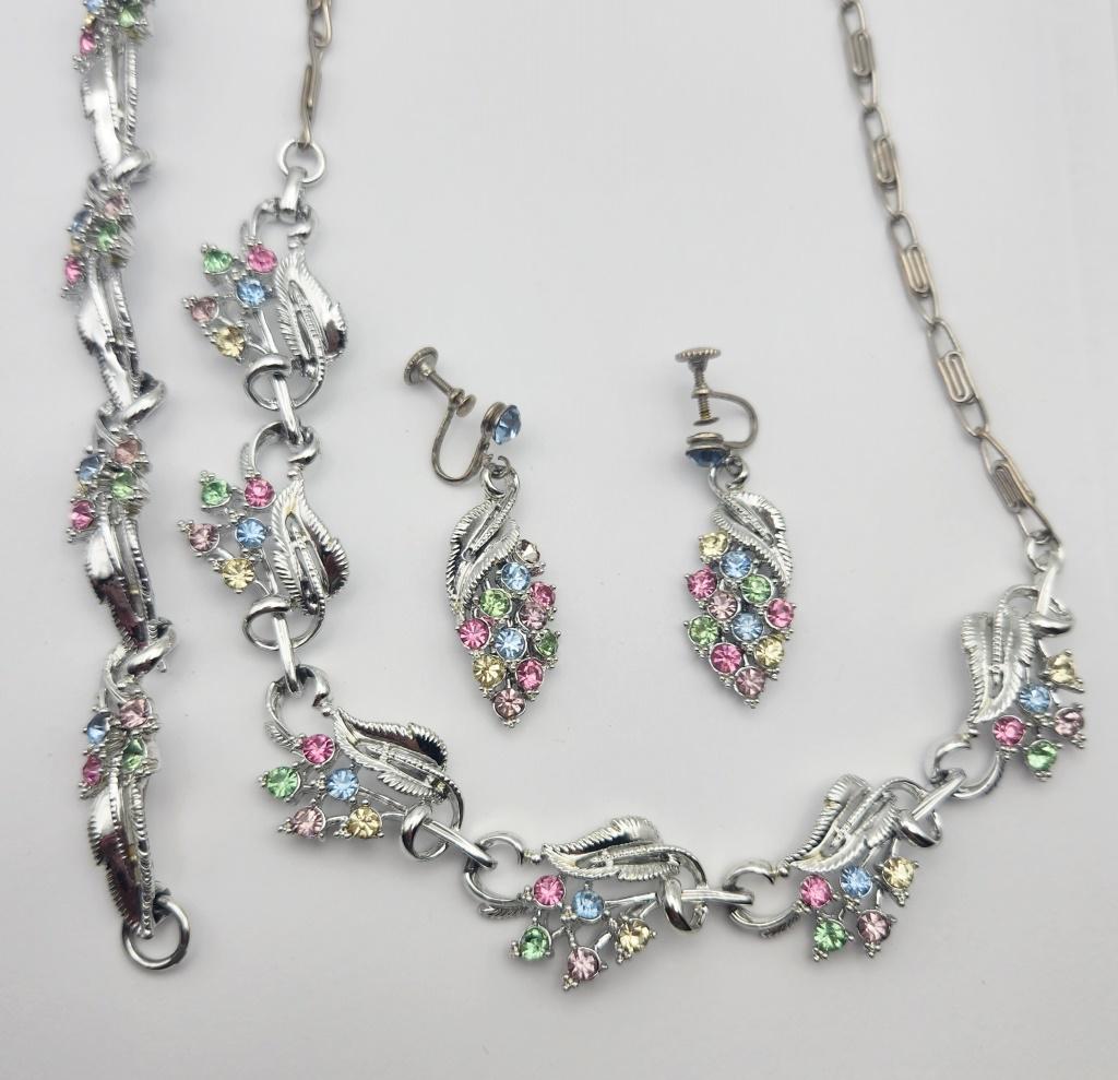 SET! VTG STAR SILVER TONED NECKLACE WITH (1 of 5)