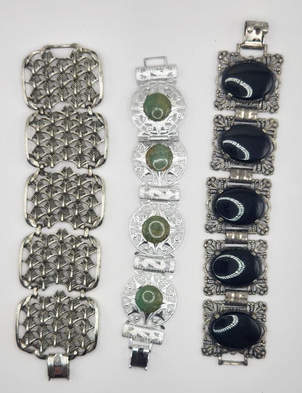 3-VINTAGE CHUNKY SILVER TONED PANEL BRACELETS (1 of 3)