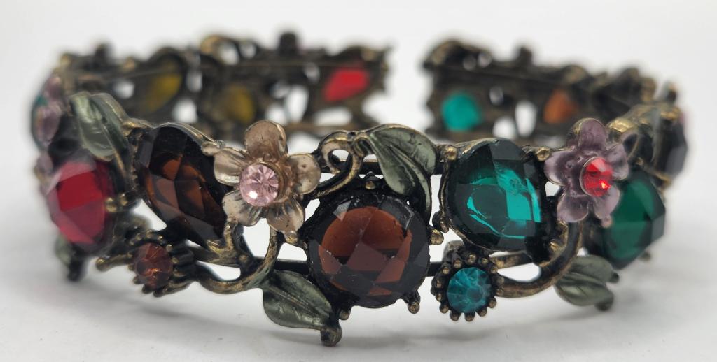 VINTAGE GOLD TONED FLOWER RHINESTONE (1 of 3)