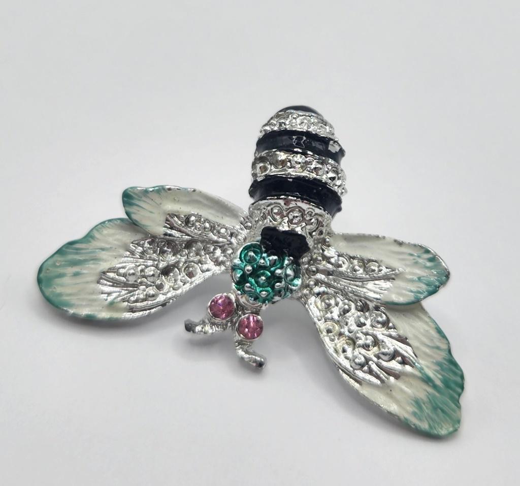 VINTAGE GERRYS BEE BROOCH/PIN (1 of 3)
