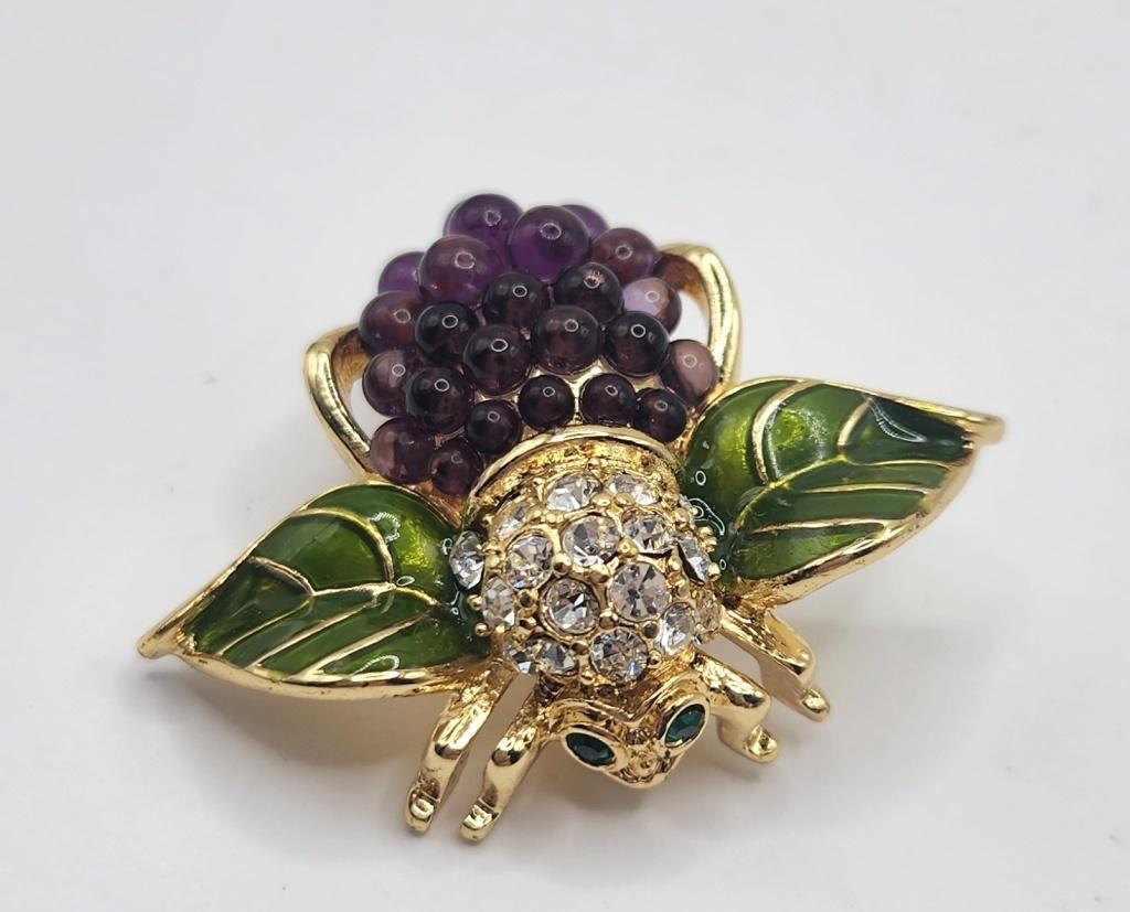 JOAN RIVERS GRAPE CLUSTER BEE BROOCH WITH (1 of 5)