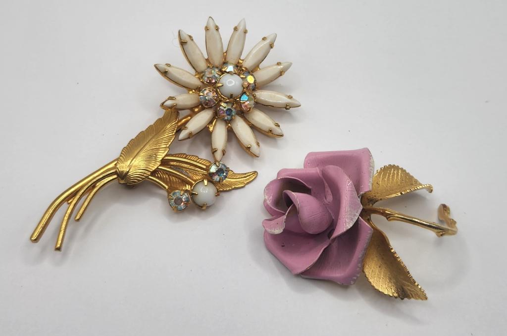 2-VINTAGE GOLD TONED FLOWER BROOCHES: CERRITO-METAL/RHINESTONS/LUCITE