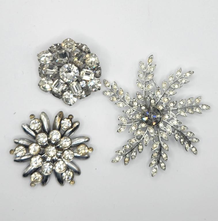 3-VTG SILVER TONED RHINESTONE BROOCHES (1 of 4)