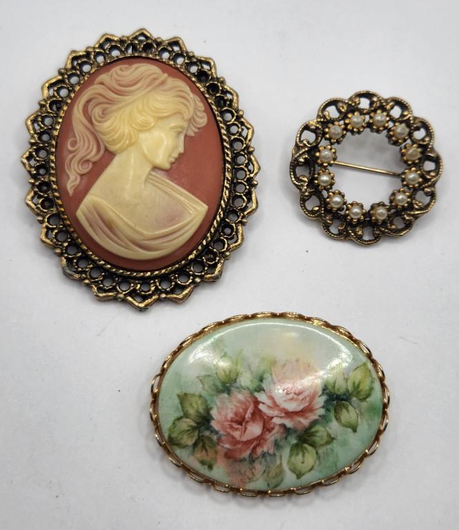 3-VINTAGE GOLD TONED BROOCHES: CAMEO (1 of 2)