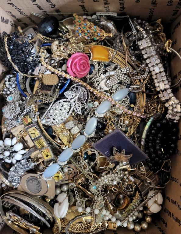 TREASURE HUNT BULK JEWELRY WITH VTG PIECES (1 of 1)