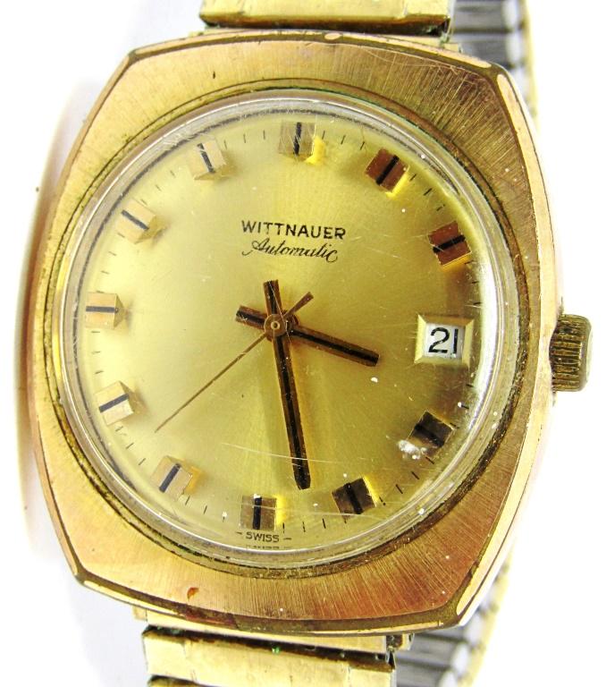 WITTNAUER AUTOMATICE VINTAGE WATCH: PRESENTED ON BACK 1975 - RUNNING CONDITION