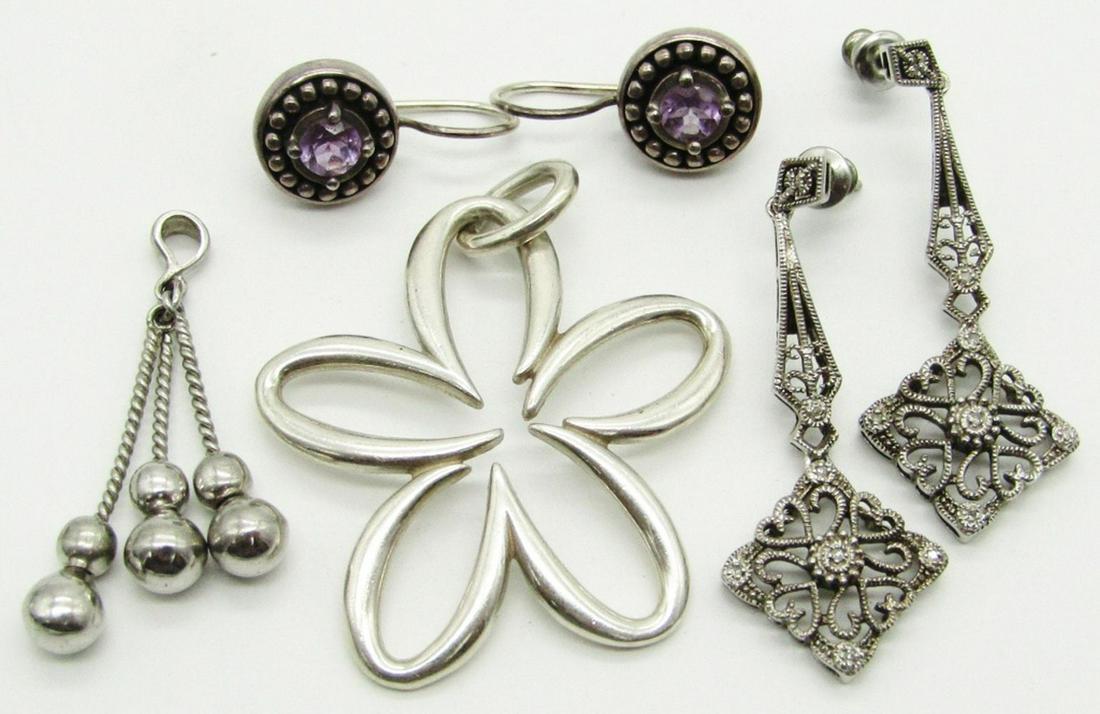 (2) PENDANTS (2) EARRING SETS - STERLING LOT: FLOWER PENDANT STAMPED AVERY (15 dwt)